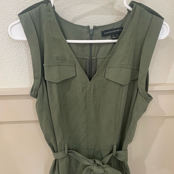 Banana Republic Olive Green Sleeveless Utility Jumpsuit Size 0 - Picture 3 of 6
